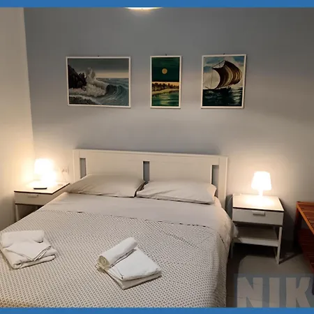 Nikki House דירה